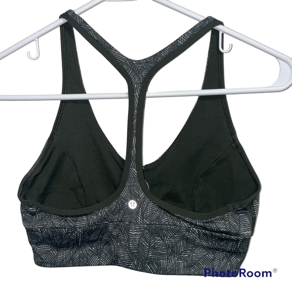 Lululemon Zip up bra size 6
